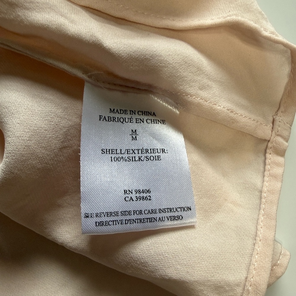 Theory Helona Double GGT 100% Silk V-Neck Blouse in Nude - Size Medium - Picture 4 of 10